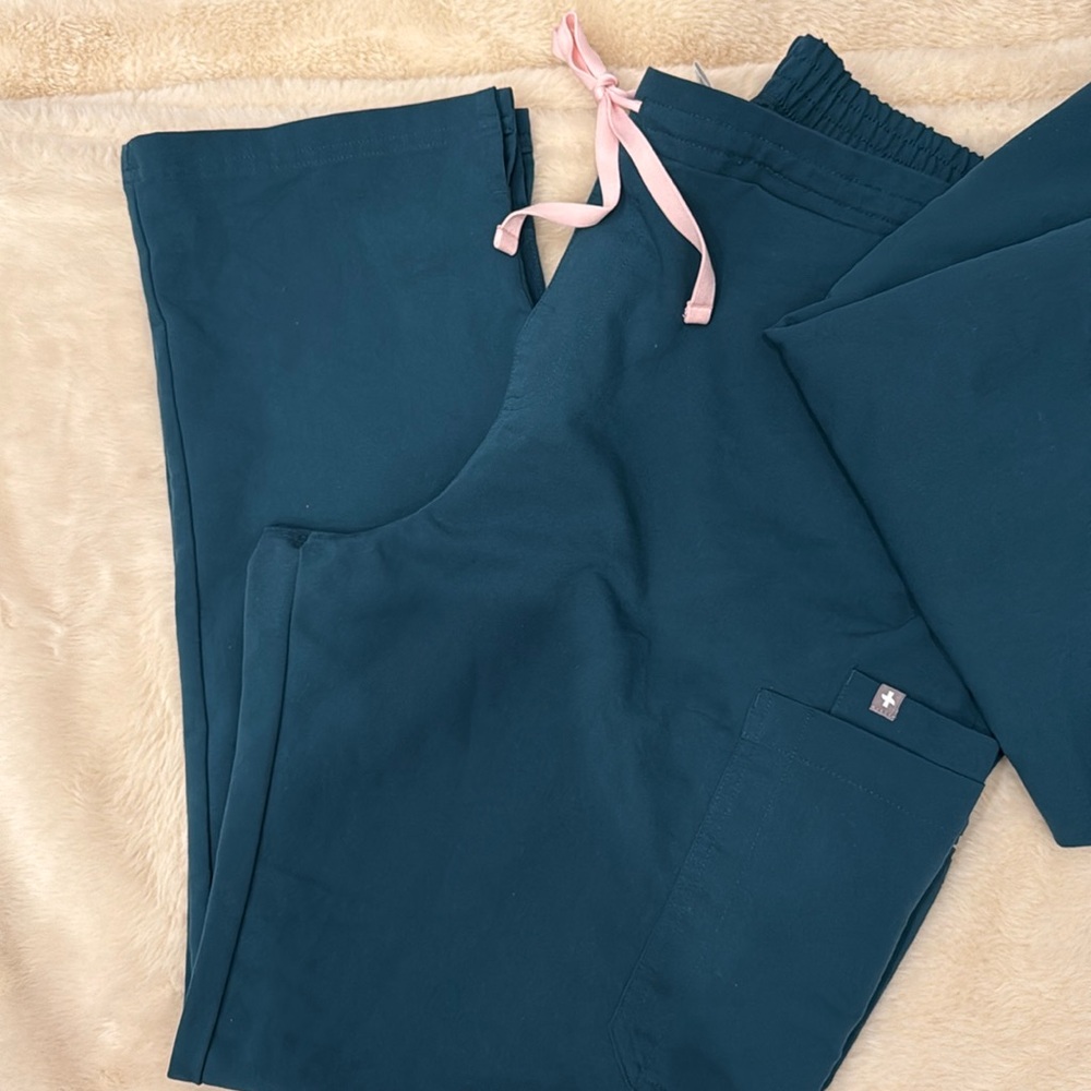 Figs Uniform! Large Tops and XL Bottoms
